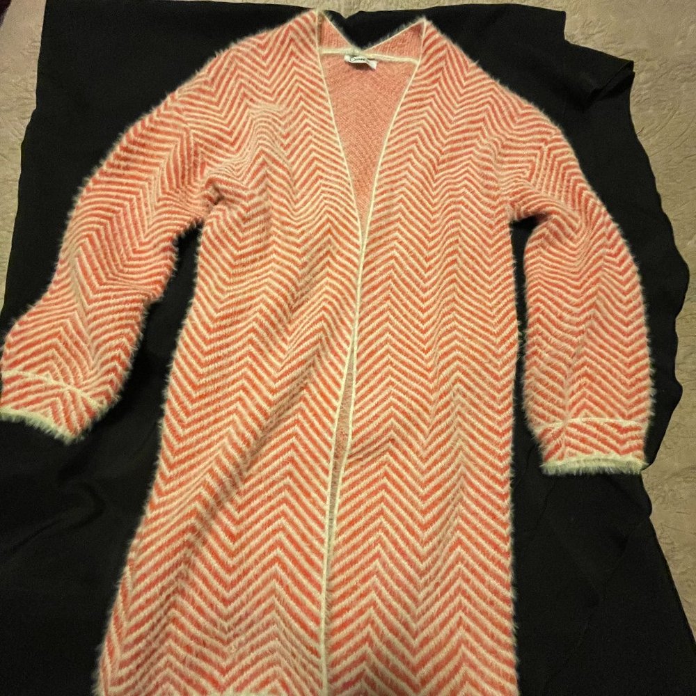 Daphne Lo - Chevron Print Long Sleeve Fuzzy Open Cardigan